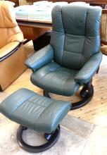 STRESSLESS DARK GREEN LEATHER RECLINER AND FOOTSTOOL