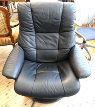 STRESSLESS BLACK LEATHER RECLINER WITH FOOTSTOOL