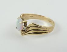 LADIES' OPAL RING