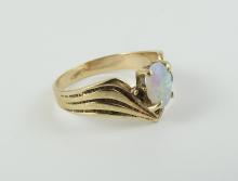 LADIES' OPAL RING