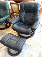 STRESSLESS BLACK LEATHER RECLINER WITH FOOTSTOOL