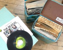 VIKING PORTABLE RECORD PLAYER