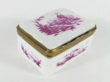 EARLY GERMAN PORCELAIN BOX