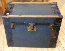 VINTAGE DOLL TRUNK