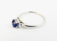 VALUABLE SAPPHIRE & DIAMOND RING