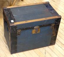 VINTAGE DOLL TRUNK