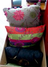 DECORATOR ACCENT PILLOWS