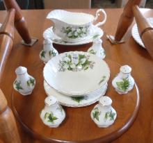 ROYAL ALBERT "TRILLIUM" DINNERWARE