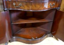 WHITE FINE FURNITURE MAHOGANY CORNER CABINET