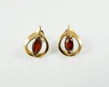 GARNET EARRINGS