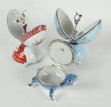 3 PORCELAIN COLLECTIBLES