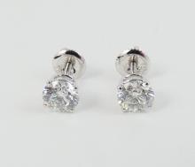 VALUABLE DIAMOND STUD EARRINGS