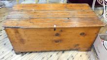 PRIMITIVE PINE BLANKET BOX