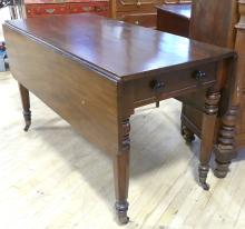 GEORGIAN DROP-LEAF DINING TABLE