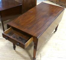 GEORGIAN DROP-LEAF DINING TABLE