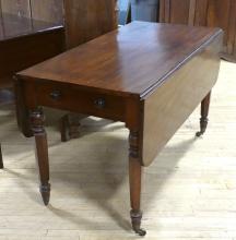 GEORGIAN DROP-LEAF DINING TABLE