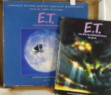 VINTAGE NOVELS, WRESTLING & E.T. COLLECTIBLES