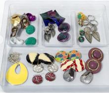 FASHION EARRINGS, RINGS AND NECKLACE