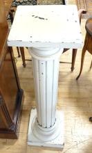 ANTIQUE WOODEN PEDESTAL