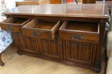 ETHAN ALLEN OAK SIDEBOARD