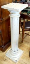 ANTIQUE WOODEN PEDESTAL