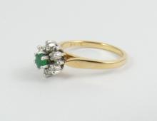 EMERALD & DIAMOND RING