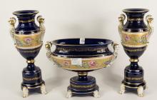 CAPODIMONTE GARNITURE SET