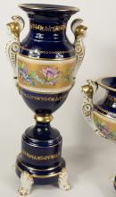 CAPODIMONTE GARNITURE SET