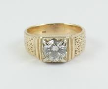 GENTLEMEN'S DIAMOND SOLITAIRE RING