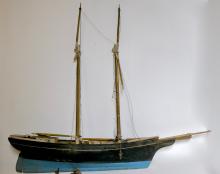 ANTIQUE SHIP MODEL