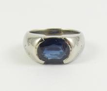 MEN'S VALUABLE SAPPHIRE RING