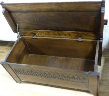 ARTS AND CRAFTS OAK BLANKET BOX