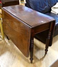 GEORGIAN GATE-LEG TABLE