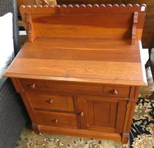 ANTIQUE WASHSTAND