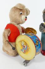 3 WIND-UP BEAR TOYS