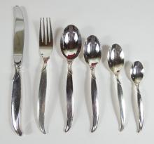 MID-20TH CENTURY FLATWARE SERVICE