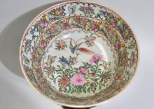 ANTIQUE FAMILLE ROSE BOWL