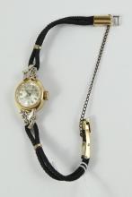 LADIES' VINTAGE GOLD WRISTWATCH