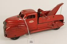 LINCOLN TOYS TOW TRUCK