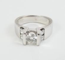 LADIES' CONTEMPORARY DIAMOND RING