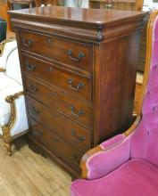 LIBERTY FURNITURE CHEST OF DRAWERS