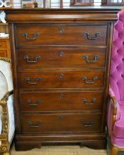 LIBERTY FURNITURE CHEST OF DRAWERS