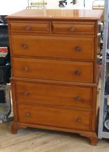 VINTAGE MAPLE CHEST OF DRAWERS