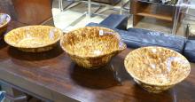 FIVE BENNINGTON POTTERY BOWLS