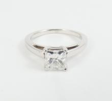 VALUABLE DIAMOND SOLITAIRE