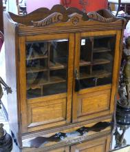 OAK TABLE TOP CABINET