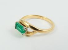 EMERALD RING