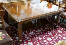 VICTORIAN MAHOGANY DINING TABLE