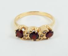 GARNET TRINITY RING