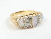 LADIES' OPAL RING
